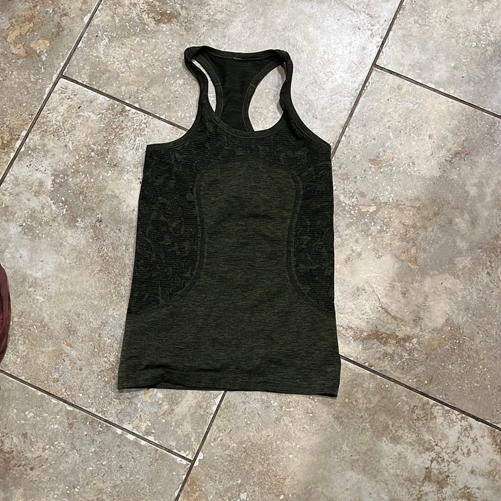 Lulu tank top